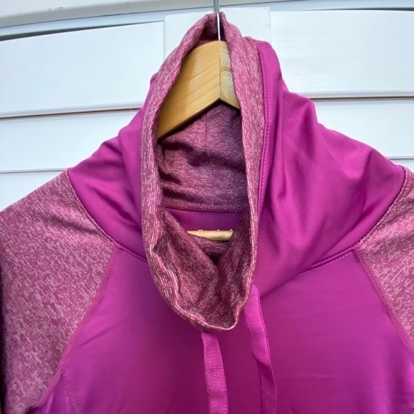 Reebok Elevate funnel neck running pullover sz XS slim fit reflective NWT - Picture 6 of 9